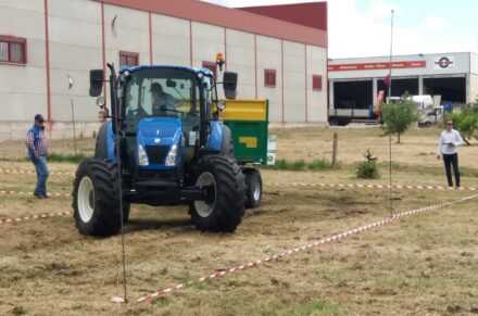 II Concurso de Habilidad con tractores.