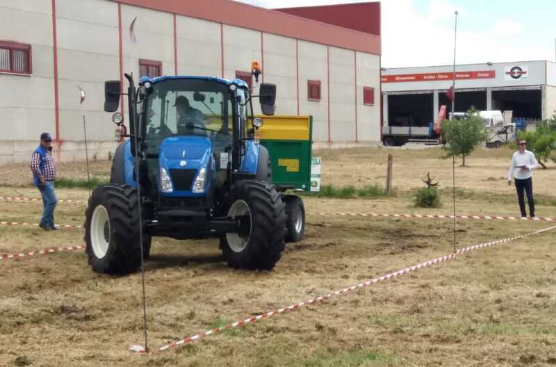 II Concurso de Habilidad con tractores.