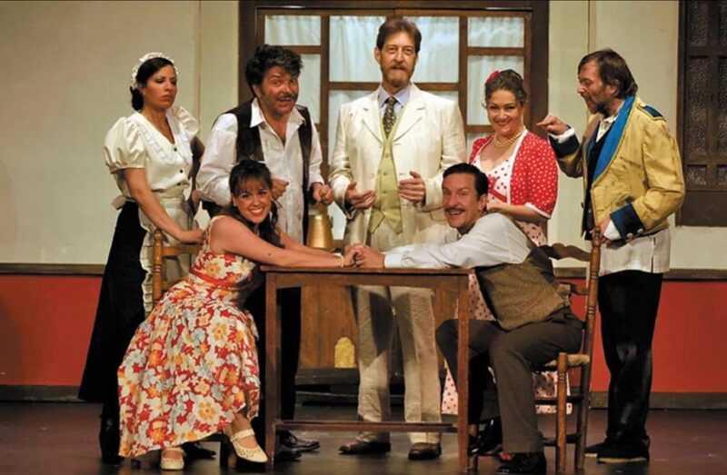 Teatro. Puesta en escena de «Anacleto se divorcia».