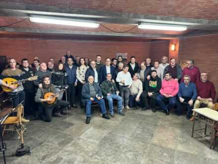 Visita a la Rondalla III Columnas