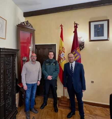 El Alcalde se despide del Jefe de la Guardia Civil de Ciudad Rodrigo