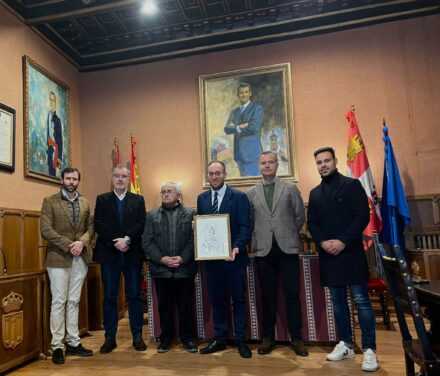 La cofradía de San Sebastián visita al señor Alcalde