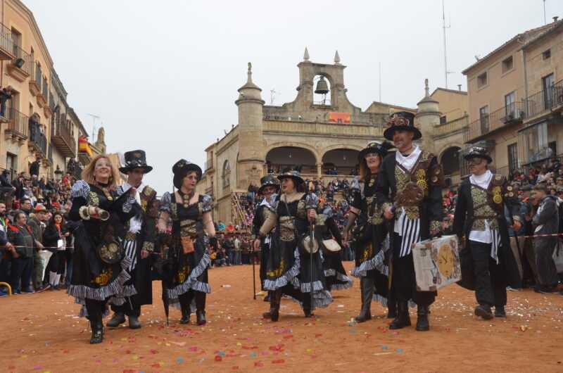 Concurso de Disfraz Callejero y Carrozas del Carnaval del Toro 2025