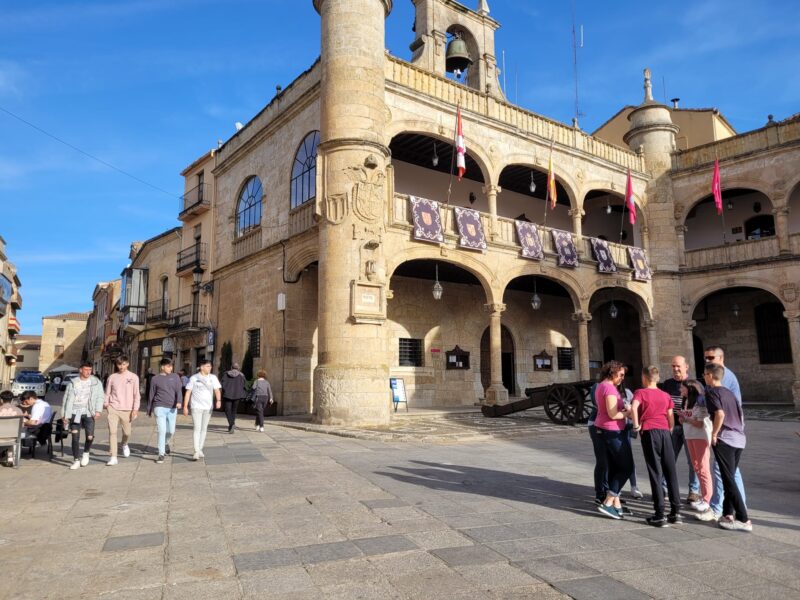 La Junta de Castilla y León activa el “Cheque Comercio Rural” para apoyar a los establecimientos comerciales en pequeños municipios