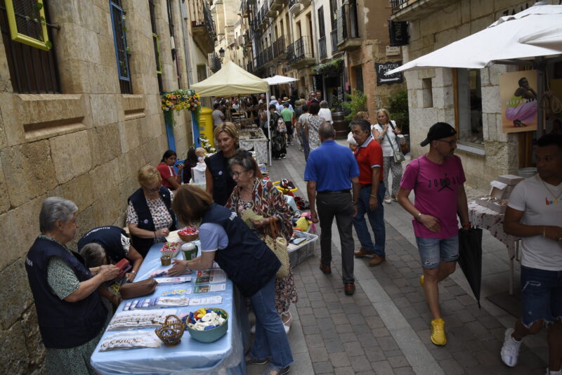 Listado de puestos inscritos y admitidos del Martes Mayor 2025
