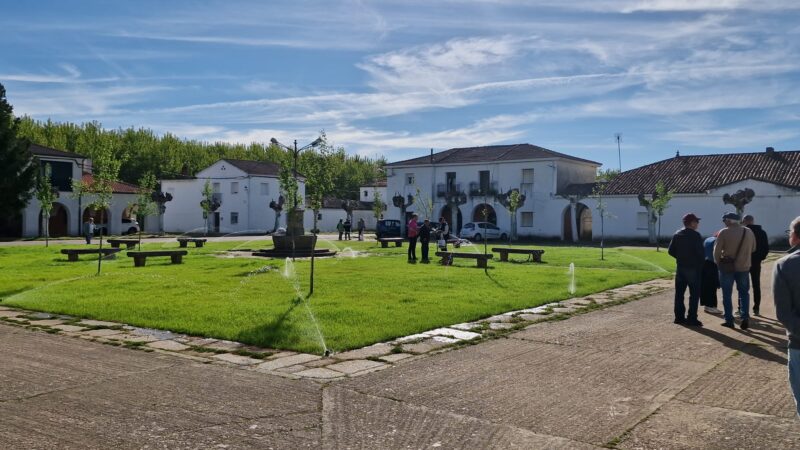El alcalde expresa su apoyo al regidor pedáneo de Águeda y condena las amenazas y actos vandálicos